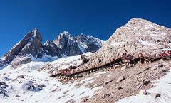 ทัวร์จีน สงกรานต์ คุนหมิง ต้าหลี่ แชงกรีล่า ลี่เจียง ภูเขาหิมะมังกรหยก วัดลามะซงจ้านหลิน สระมังกรดำ IMPRESSION LIJIANG