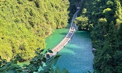 ทัวร์จีน บินตรงเอินซือ ผิงซานแกรนด์แคนยอน หุบเขาสิงโต ถ้ำเถิงหลง เมืองโบราณเซียนเอิน ไม่เข้าร้านรัฐบาล