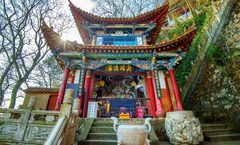 ทัวร์จีน คุนหมิง ต้าหลี่ ลี่เจียง สวนดอกไม้ทิงฮวากู่ ยอดเขาซีซาน สระน้ำมังกรดำ ไม่เข้าร้านรัฐบาล