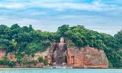 ทัวร์จีน เฉิงตู ง้อไบ๊ เมืองโบราณหวงหลงซี น้ำพุไม้ไผ่ จุดเช็คอินตึกแฝด แพนด้ายักษ์ปีนตึก IFS ล่องเรือชมหลวงพ่อโตเล่อซาน