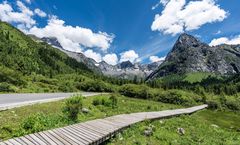 ทัวร์จีน เฉิงตู ภูเขาสี่ดรุณี หุบเขาซวงเฉียวโกว อุทยานแห่งชาติปี้เผิงโกว อุทยานจิ่วจ้ายโกว ถนนคนเดินชุนซีลู่