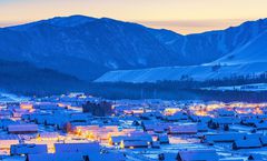 ทัวร์จีน ซินเจียงเหนือ อูหลู่มู่ฉี อุทยานคานาสือ หมู่บ้านเหอมู่ ลานสกีอาเล่อไท่ ไม่เข้าร้านรัฐบาล