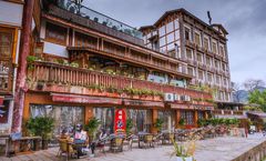 ทัวร์จีน ฉงชิ่ง หมู่บ้านโบราณฉือชี่โข่ว นั่งรถไฟทะลุตึก หงหยาต้ง นั่งกระเช้าข้ามแม่น้ำแยงซีเกียง อิสระเต็มวัน ไม่เข้าร้านรัฐบาล