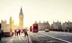 ทัวร์อังกฤษ แมนเชสเตอร์ ลิเวอร์พูล ลอนดอน หอนาฬิกาบิ๊กเบน สนามฟุตบอลโอลด์แทรฟฟอร์ด สนามฟุตบอลแอนฟิลด์ ล่องเรือแม่น้ำเทมส์ อิสระเต็มวัน