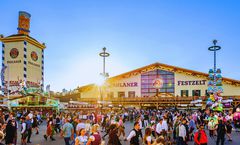 ทัวร์เช็ก ออสเตรีย เยอรมัน งานเทศกาล Oktoberfest ฮัลส์สตัทท์ เซสกี้ครุมลอฟ มหาวิหารเซนต์วิตุส
