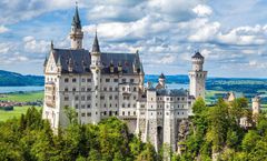 ทัวร์ยุโรปตะวันออก ปราสาทนอยชวานสไตน์ ฮัลล์สตัท เชสกี้ครุมลอฟ พระราชวังเชินบรุนน์ ป้อมชาวประมง