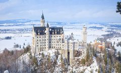 ทัวร์ยุโรปตะวันออก ปราสาทนอยชวานสไตน์ ฮัลส์สตัทท์ เชสกี้ครุมลอฟ พระราชวังเชิน บรุนน์ ล่องเรือแม่น้ำดานูบ