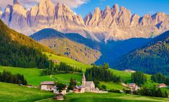 ทัวร์เยอรมัน อิตาลี อินน์สบรูค Dolomites ทะเลสาบเบรียส ยอดเขา Ra Gusela โบสถ์ San Giovanni ภูเขารูปทรงพีระมิด 