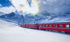 ทัวร์อิตาลี สวิส ฝรั่งเศส สงกรานต์ มิลาน วาเลนน่า นั่งรถไฟ BERNINA EXPRESS ยอดเขาเองกิสฮอร์น ทะเลสาบโคโม่ รวมวีซ่า+ค่าทิปแล้ว