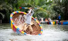 ทัวร์เวียดนาม ดานัง ฮอยอัน บานาฮิลล์ พระราชวังโบราณ สะพานมือ เมืองโบราณฮอยอัน วัดหลินอึ๋ง นั่งเรือกระด้ง