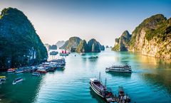 ทัวร์เวียดนาม ปีใหม่ ฮานอย ซาปา อ่าวฮาลอง ล่องเรือตามก๊ก ยอดเขาฟานซีปัน หมู่บ้านชาวเขา Cat Cat Village