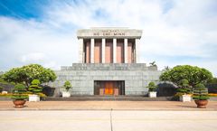 ทัวร์เวียดนาม ตามด๋าว ซาปา ฮานอย สุสานประธานโฮจิมินห์ โบสถ์หินตามด๋าว Quan Gio Caf&eacute; อิสระเต็มวัน ไม่เข้าร้านรัฐบาล