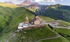 ทัวร์แกรนด์จอร์เจีย ทบิลิซี คาซเบกี้ นั่งรถจี๊ป 4WD โบสถ์เกอร์เกตี้ อนุสรณ์อาลีและนีโน่ อนุสรณ์สถานมิตรภาพรัสเซีย จอร์เจีย