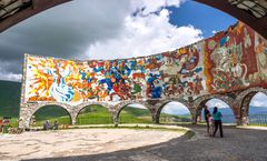 ทัวร์จอร์เจีย บาทูมี กูดาอูรี ทบิลิซี อนุสรณ์สถานรัสเซีย&ndash;จอร์เจีย โบสถ์เกอร์เกติ โบสถ์ตรีนิตี ป้อมอนานูรี