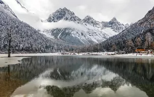 ทัวร์จีน เฉิงตู ตูเจียงเยี้ยน อุทยานปี้เผิงโกว ร้านหนังสือจงซูเก๋อ แพนด้ายักษ์ปีนตึก ถนนคนเดินไท่กู๋หลี่