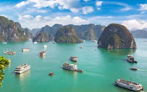 ทัวร์เวียดนาม ซาปา ฮานอย นั่งกระเช้าสู่ยอดเขาฟานซิปัน หมู่บ้านกั๊ต กั๊ต โมอาน่าคาเฟ่ ล่องเรือชมอ่าวฮาลอง