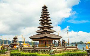ทัวร์อินโดนีเซีย บาหลี ชายหาดจิมบารัน หมู่บ้านคินตามานี วัดหลวงเบซากีห์ ทะเลสาบบาตูร์ วิหารทานาล็อท