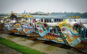 ทัวร์เวียดนาม ดานัง ฮอยอัน เว้ สะพานมังกร พระราชวังเว้ หาดมีเค ศาลเจ้าโบราณ วัดเทียนมู่ พักบานาฮิลล์ 1คืน